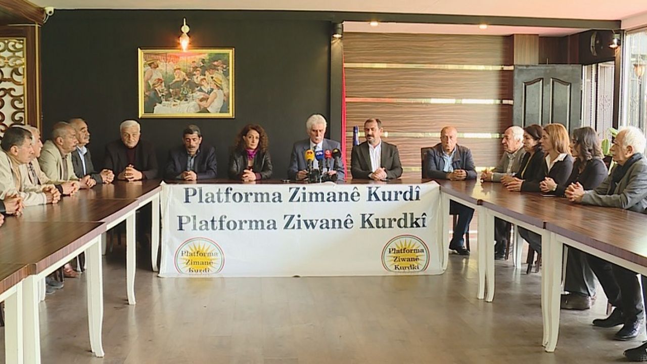 Platformê Ziwanê Kurdkî ra vengdayîş; Ziwanê Kurdkî Biweçînêne!
