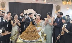 Veyveyêkê Dîyarbekirî de  herinda pasta de qadayîfe!