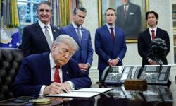 Trump ambargoyê serê Sûrîye wedarneno