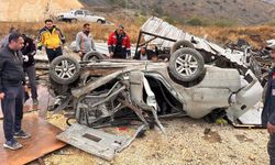 ERZÎNGAN - Otomobîl teqle eşt: Yew merde û 2 kesî birîndar bîyî