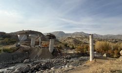 Pasûr de 4 karkerî merdbî, 3 kesî erşawîyay hepisaxene