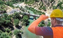 Amed de îskeleyê înşaatî şîya we: 3 karkerî merdî