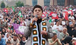 Leyla Zana do mîtîngê Amedî de qisey bikero