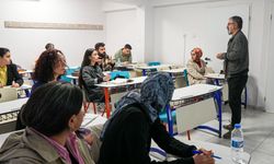 Şaredarîya Amedî ra kursê Zazakî û Kurmanckî