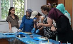 Cinîyê Amedî Atolyeya Epoksî de keda destan musenê