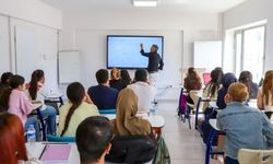 Zazakî zî esta: Akademîyan de demê perwerdeyî yê neweyî dest pêkerd