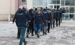 Amed de kesê ke şîbî taziye înan ra des kesî ameyî girewtiş