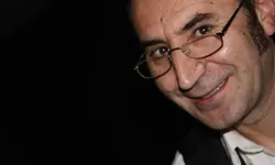 Bi Zazakî stand-upî keno: Tekîn Agacik Estonya ra teslîmê Tirkîya ame kerdene