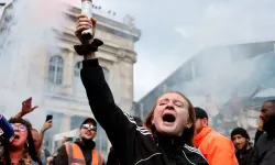 Wendekarê Fransa seba protesto newe ra vejîyenê meydanan