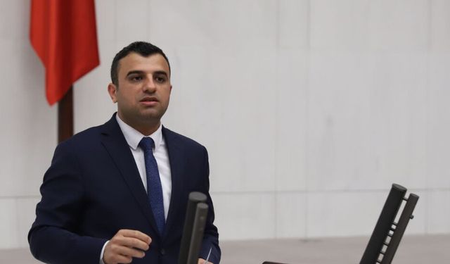 Kurdkî ser o qedexe dewam o. Semedê qiseykerdişê kurdkî  zabit ame nuştiş