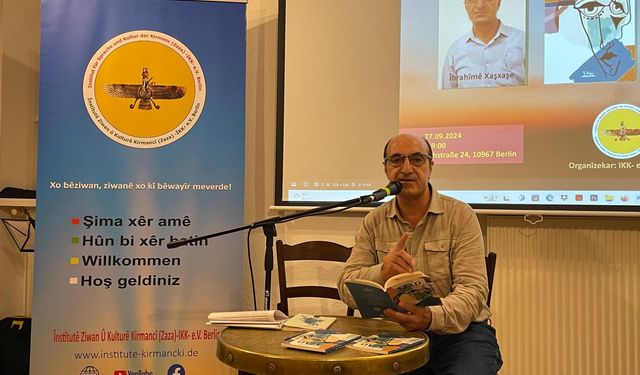 Îbramê Xaşxaşe kitabê xo yê neweyî "AZAD" da naskerdene