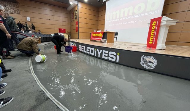 Salona Beledîyeya Çewlîgî verê panelê Naci Görürî bîne awe de mende!
