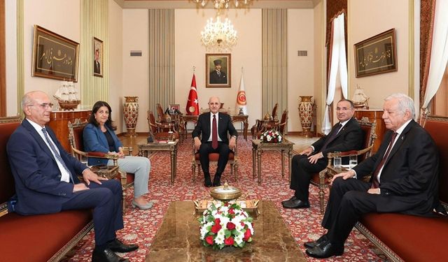 Serekê Meclîsî, seba komîsyonê prosesê aşitî partîyan dir ame têhet