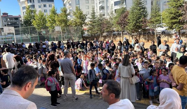 Çolîg de 6o hezar wendekarî estê: Dersa Zazakî çîn a!