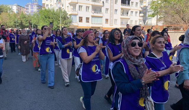 Cinîyanê Amedî seba aştîye verê xo da Anqara