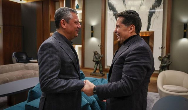 Ahmet Ozerî Serekê CHPyî Ozgur Ozel zîyaret kerd