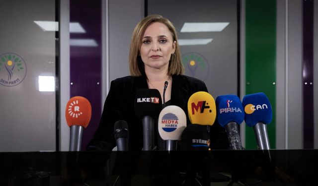 DEM Partî ra vengdayîş: Wa Komîsyon şêro Îmralî