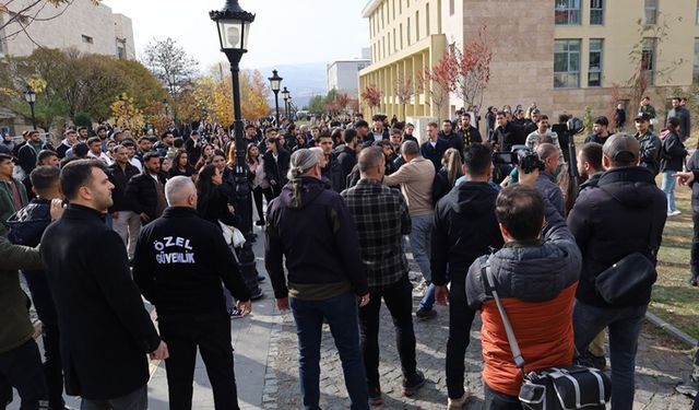 Wendekarê Unîversîteya Dêrsimî: Ma Zanîngeh de esker û polîsan nêwazenê