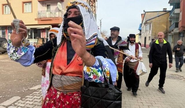 Kal û fatik kuçeyanê Pulurî de gêray