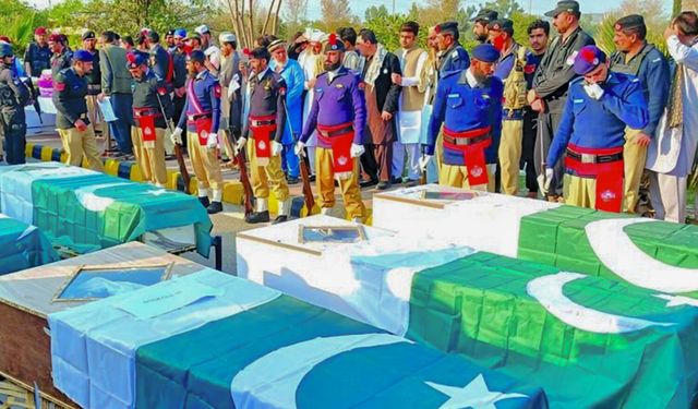 Pakistan de 19 polîsî û welatîyî ameyî kiştiş