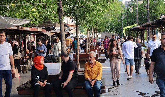 TUİK: Nufusê Amedî pîr bîyo, Riha ciwan mendo