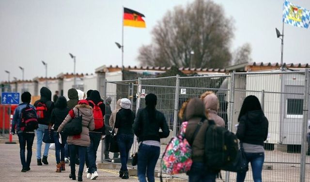 Almanya de çar kesan ra kesêk koçber o