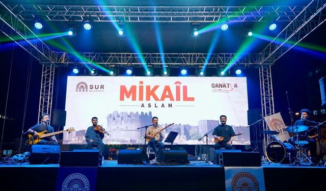 Mikalî Aslanî Amed de konser da şarî