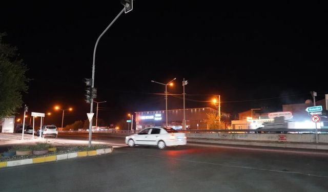 Amed de otomobîl da tutêk ro: Gedeyo 8 serre merd