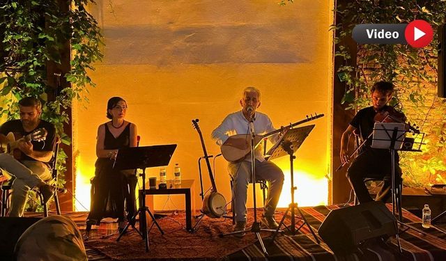 Amed de şewa Zazakî: Hîvda û Mucahît Goker sehne de bî