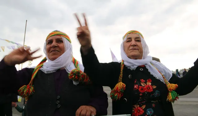 Mamoste Silêman: Warê Sîyasî û Komelkî de Yewîya Kurdan