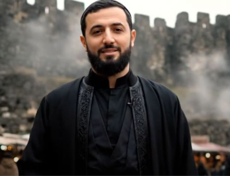 Melayêkê ma çi weş waazan dano û zonê ma ra senî hes keno...