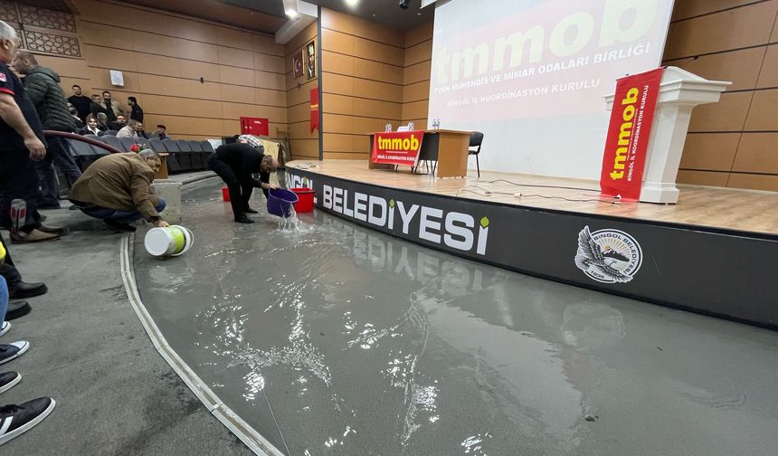 Salona Beledîyeya Çewlîgî verê panelê Naci Görürî bîne awe de mende!