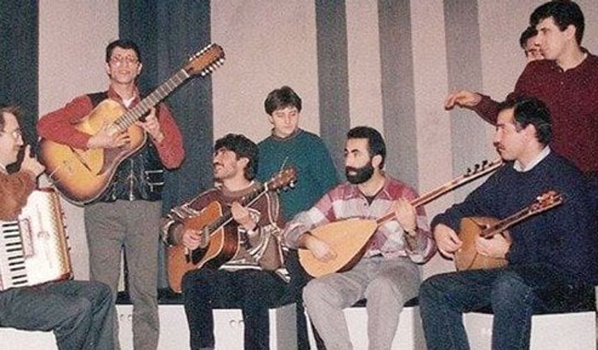 Kilamê Zazakî zî vatêne: Koma Amed yena Amed