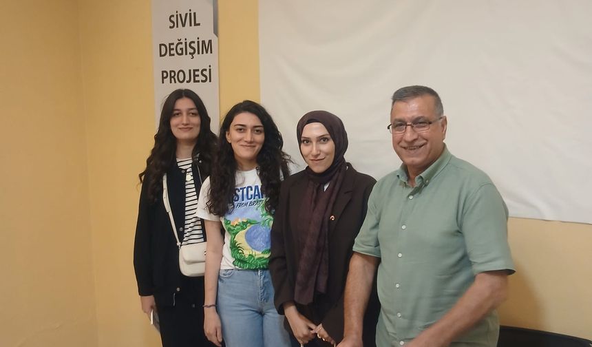 Seyîdxan Kurij Çolîg de bi wendoxanê xo ame têhet