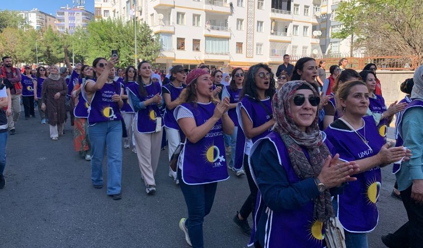 Cinîyanê Amedî seba aştîye verê xo da Anqara