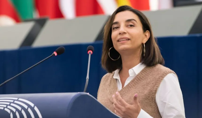 Evîn Încîr Kam a?