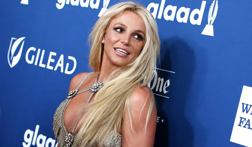 Britney Spearse pêro katalogê muzîkê xo rot