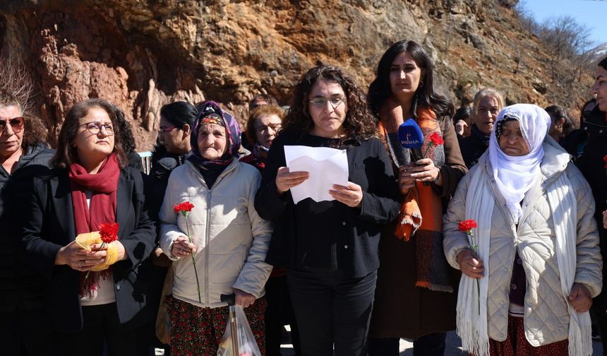 Cinîyê Dêrsimî Zîyara Ana Fatma de yê