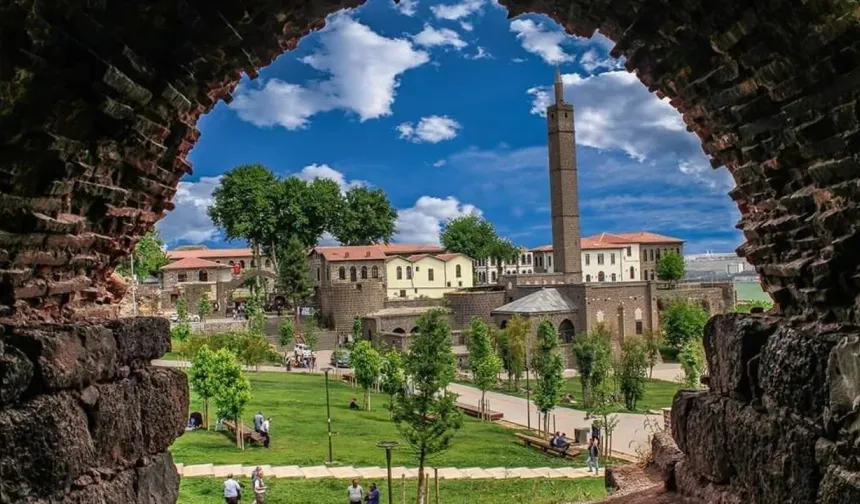 Dîyarbekir de Efsaneyê 27 Sahabeyan