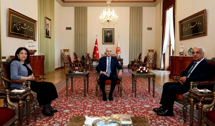 Kurtulmuşî heyetê Îmralîyî dir pêvînayîş kerd