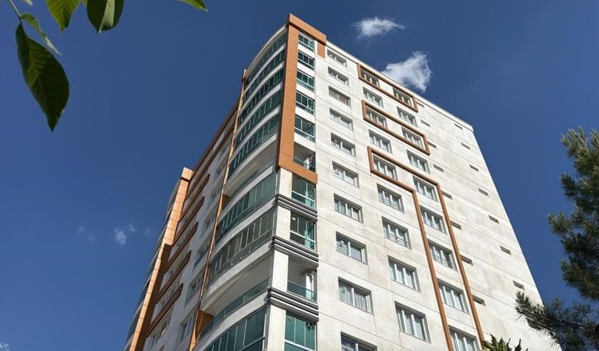 Amed de gedeyo 13 serre ke balkone ra kewt waro, merd