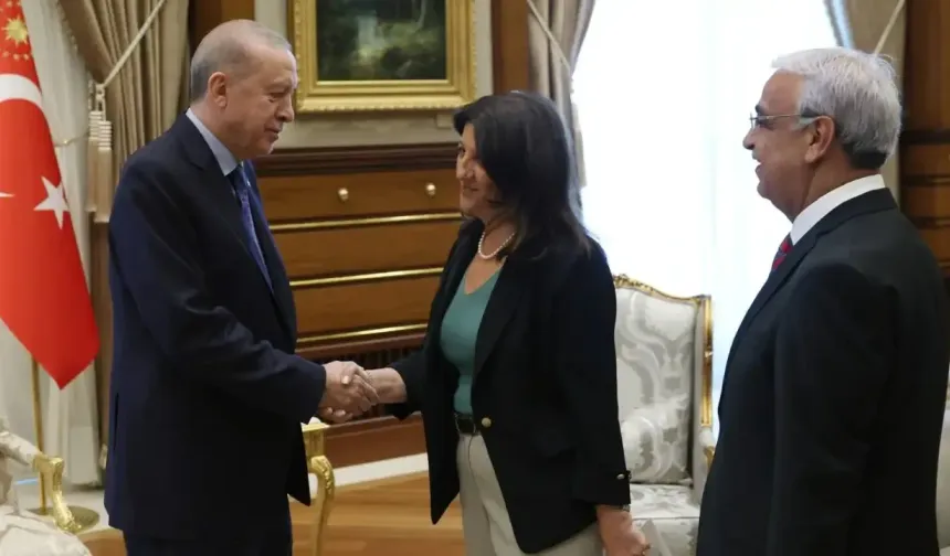 Erdoğan û heyetê Îmralî yê DEM Partî pêvînayîş kerd