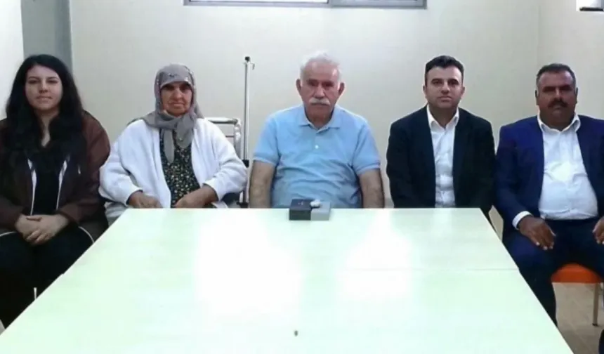 Omer Ocalanî fotografêko newe yê Abdullah Ocalanî pare kerd