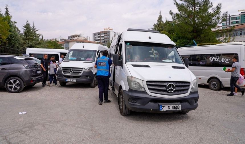 Amed de servîsanê dibistanan ser o konrolî ameyî zêdekerdiş