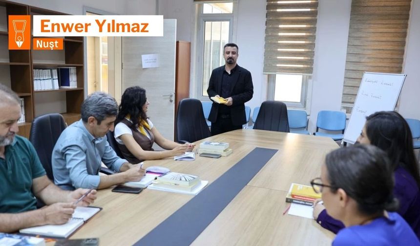Ma profesorbîyayîşê Îlyas Akmanî ra çi fam bike?