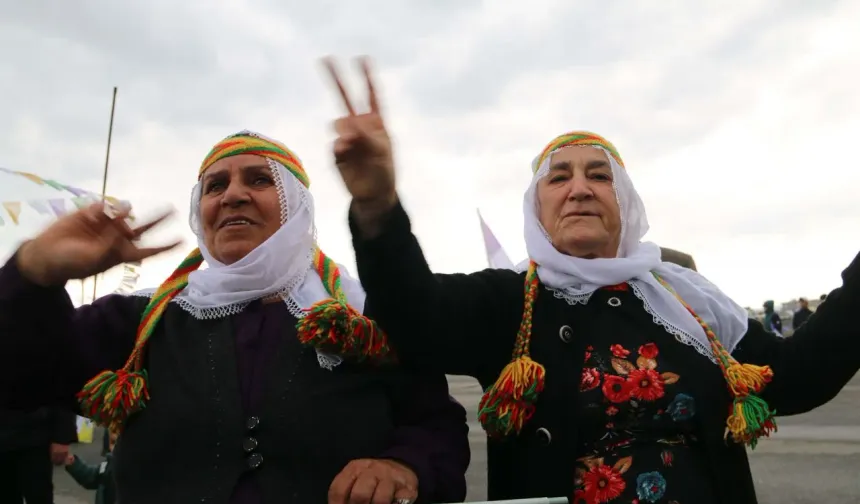 Mamoste Silêman: Warê Sîyasî û Komelkî de Yewîya Kurdan