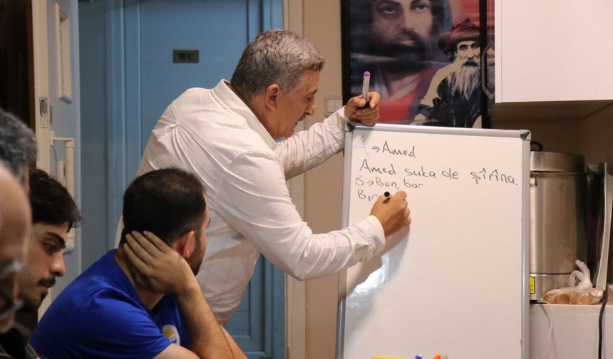 “Ziwan tena ziwan nîyo, ziwan eynî wext de yew şar o”