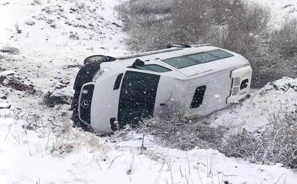 Çewlîg de minîbus qeldîya: 9 kesî birîndar bîyî