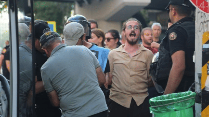 Protestoyê Qirkerdişê Sirucî de midaxeleyê polîsan