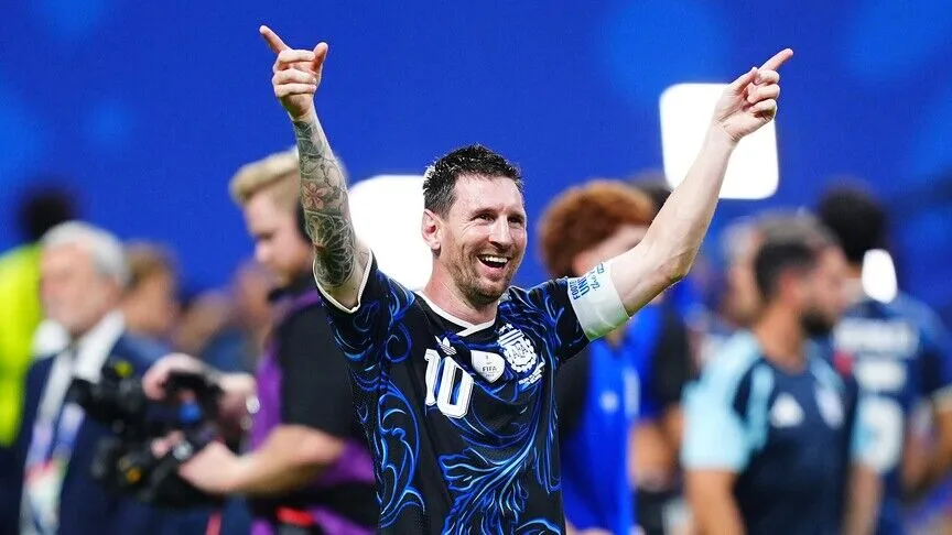 Futbolbazo ke tarîx de tewr zaf kupa gîrewto, Messi, resa şampîyonbîyayîşê xo yê 48.